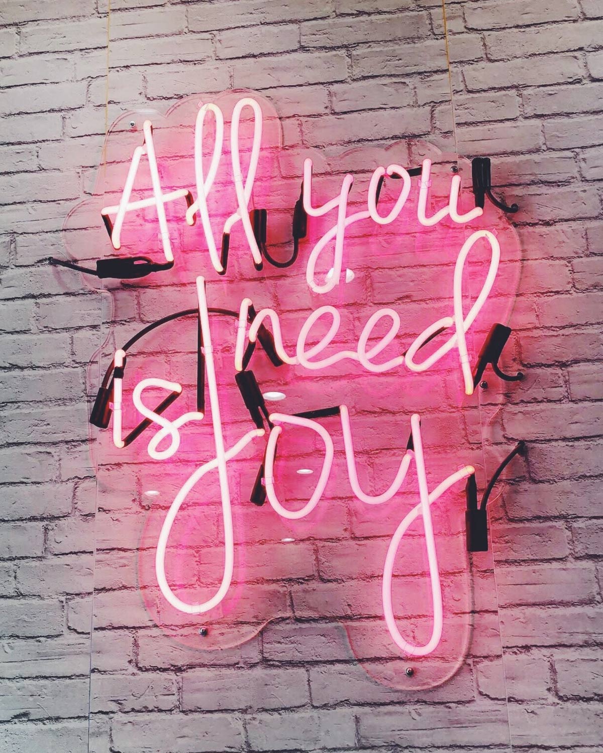 "all you need is you" glühendes Schild